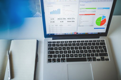 analytics-laptop-pixa