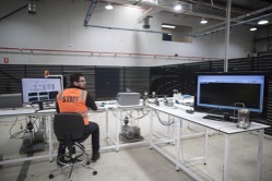 An employee runs a test demonstrating the Hydrogen Energy Release Optimiser at Star Scientific’s facility in Berkeley Vale, Australia.Photographer: Brent Lewin/Bloomberg