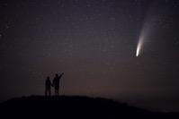 A young man and girl looks at the starry sky retr 2022 03 07 08 22 23 utc